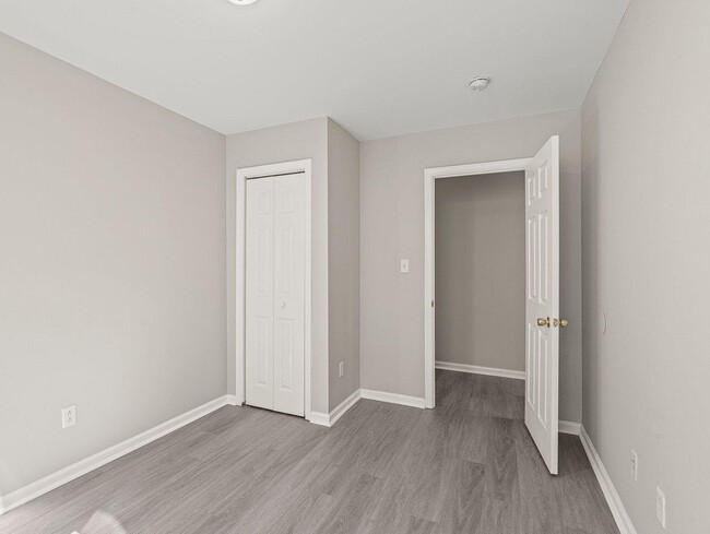 Building Photo - 1018 S 52nd St