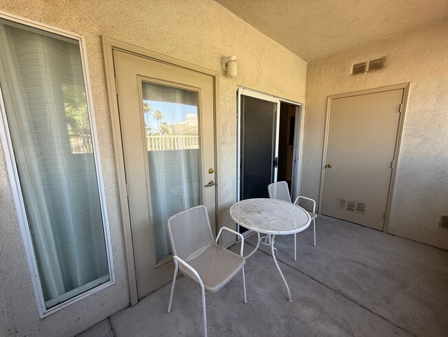 Building Photo - Renovated 2 Bedroom in Summerlin