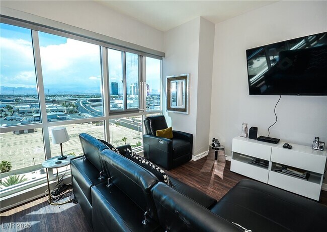 Building Photo - 4525 Dean Martin Dr