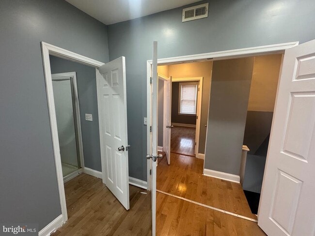 Building Photo - 3221 Lyndale Ave