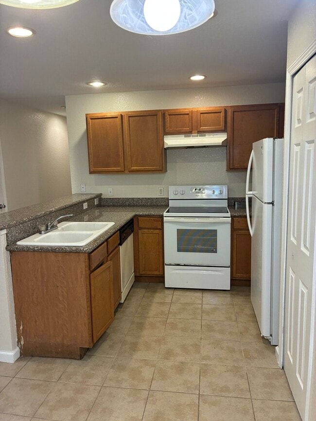 Building Photo - Beautiful 3/2 Duplex in Bay St. Louis MS