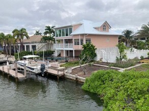 Building Photo - Family Friendly water front 3 Bedroom 3 ba...