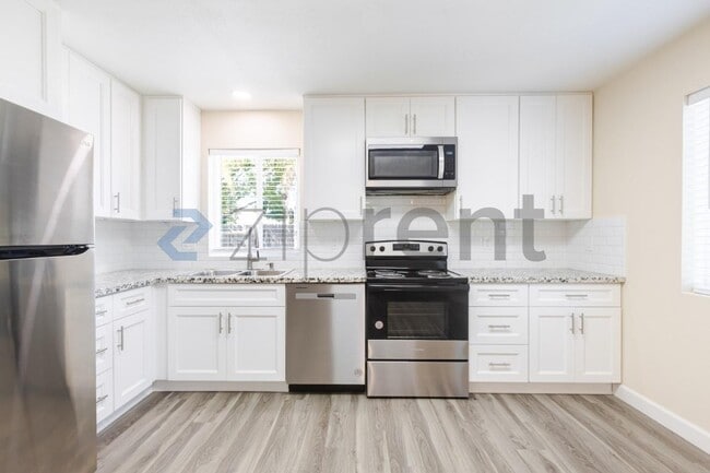 Building Photo - Unit ADU