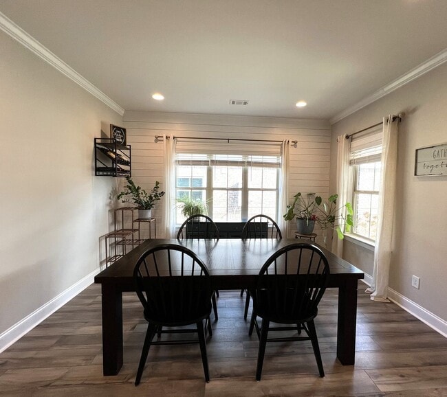 Building Photo - Available July 1, 2026!