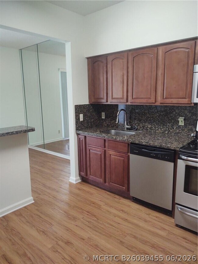 Building Photo - 5801 Coach House Cir
