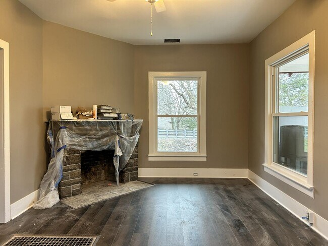 Building Photo - 121 Hardytown Rd