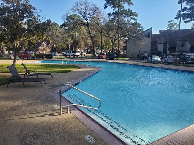 Building Photo - 12900 Walden Rd