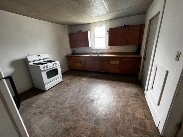 Kitchen - 1529 W 6th St