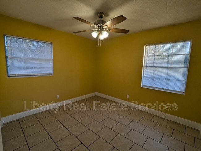 Building Photo - 599 Olive St