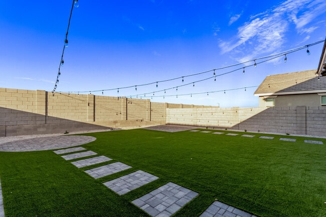 Building Photo - 19210 W Solano Dr