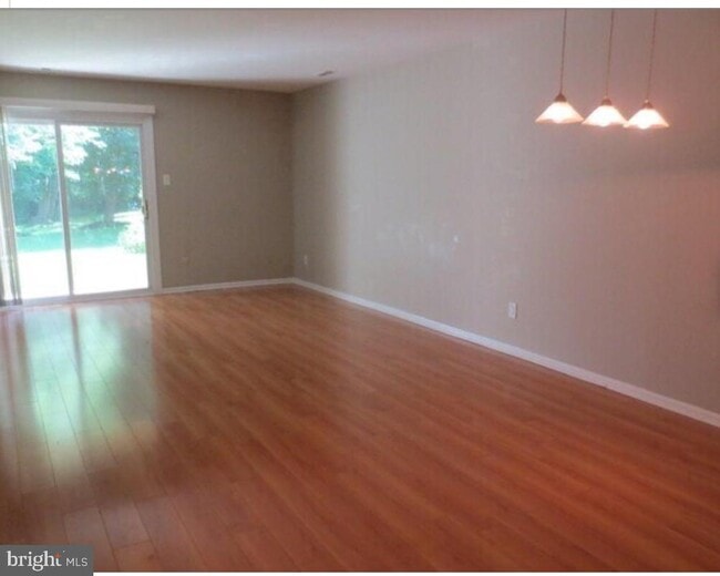 Building Photo - 526 Willow Turn