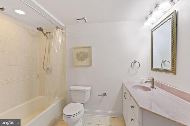 Building Photo - 3820 Palmetto Ct