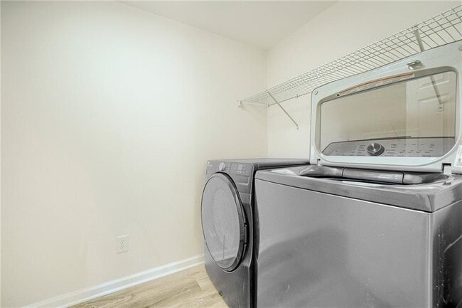 Building Photo - 1278 Fairhill Ln NE