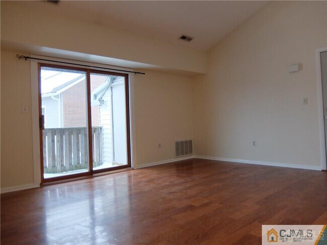 Building Photo - 4906 Ravens Crest Dr