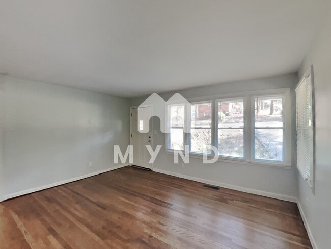 Building Photo - 896 Harwell Rd NW