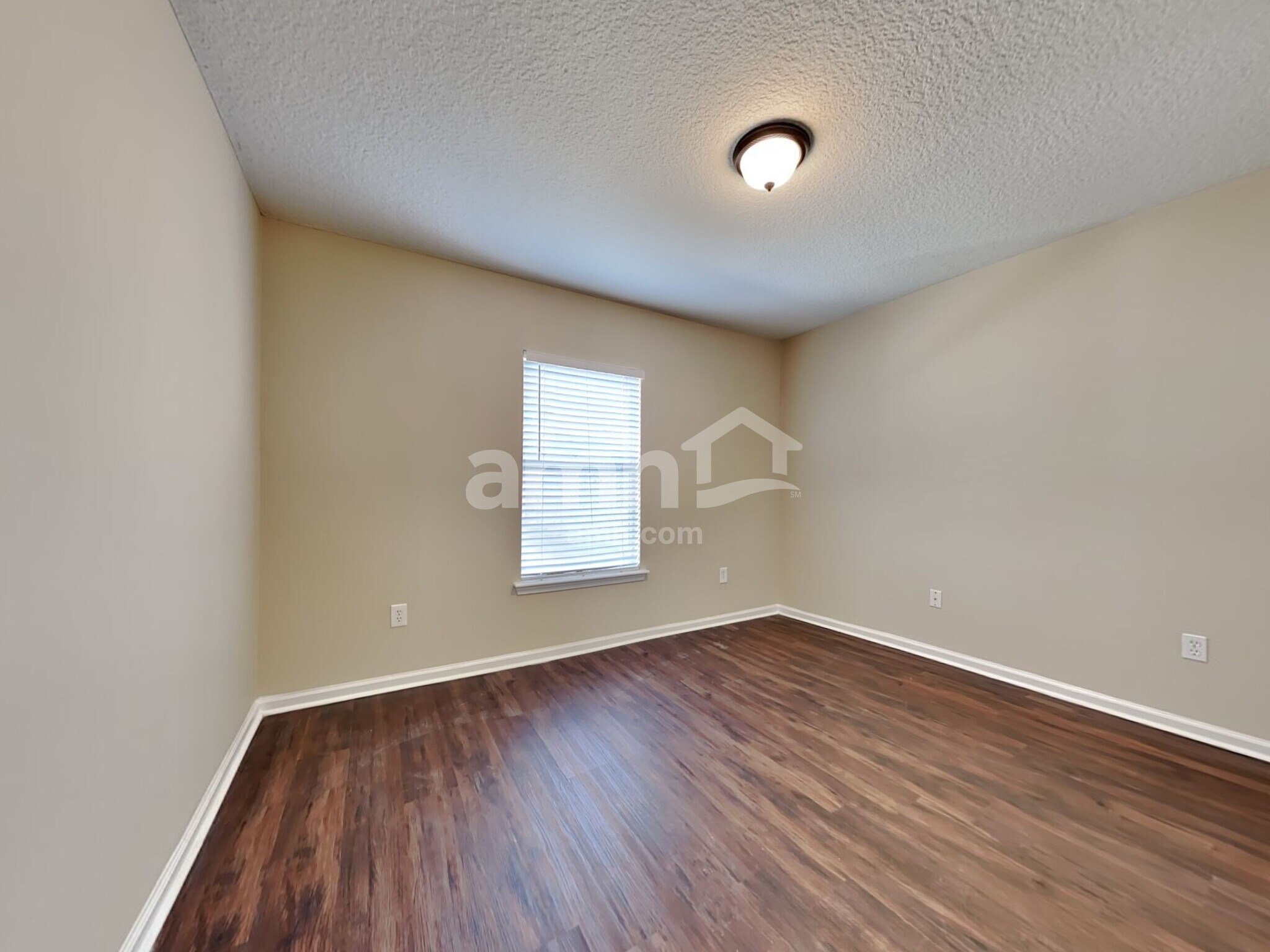 Building Photo - 8227 Stelling Dr