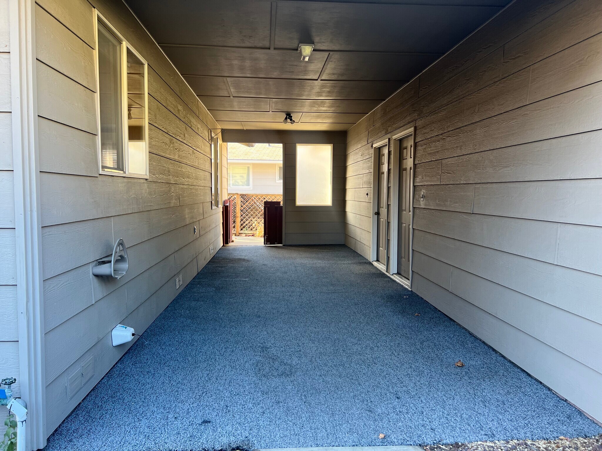 Entrance to Garage - 703 E Manitoba Ave