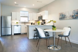 Building Photo - VIDA Apartments and Townhomes