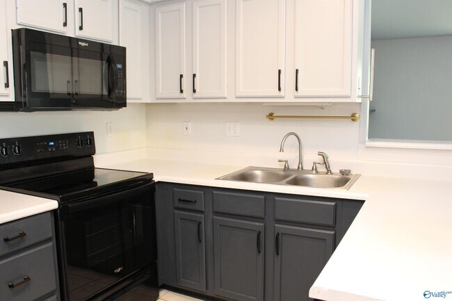 Building Photo - 351 Waters Edge Ln