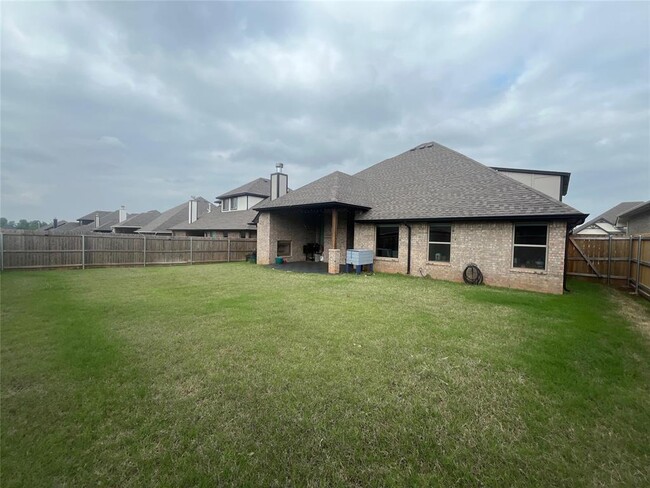 Building Photo - 5405 Carmel Crk Dr