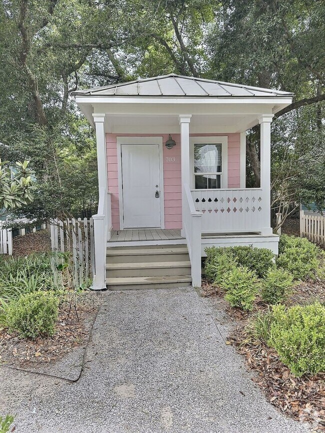 Building Photo - Charming Coastal Cottage in the Heart of D...
