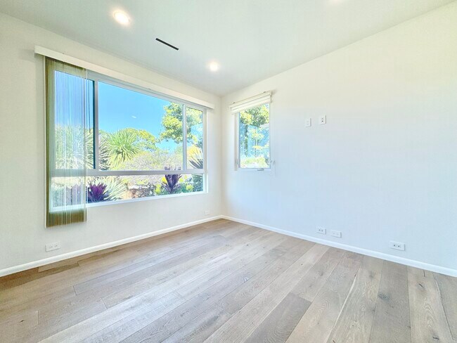 Building Photo - 12452 Beatrice St