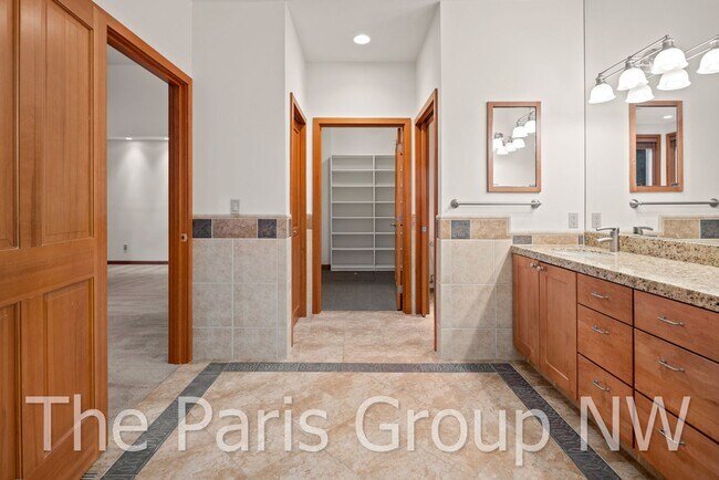 Building Photo - Gorgeous 3,400sf Golf Course Craftsman on ...