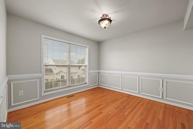 Building Photo - 16 Varone Dr