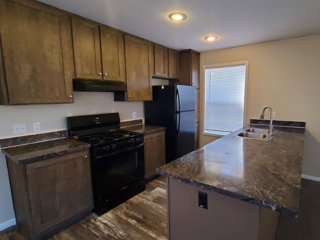 Building Photo - 7 Canary Hill Dr