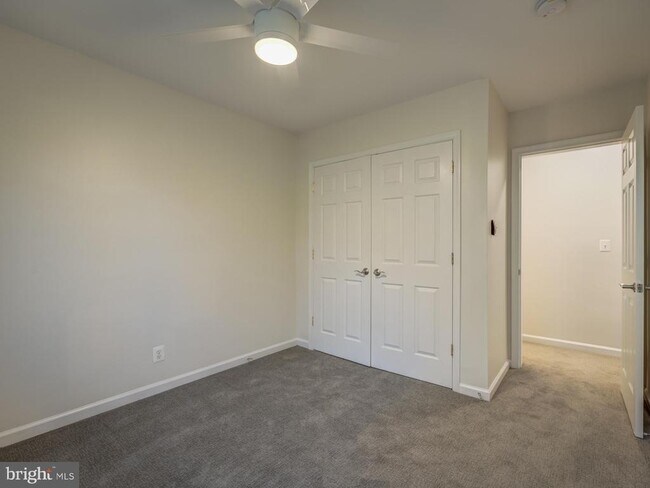 Building Photo - 5210 Maris Ave