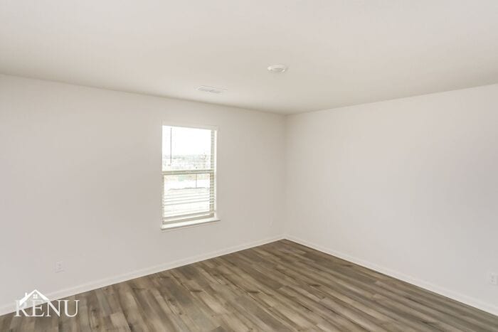 Building Photo - 1910 Hialeah Dr