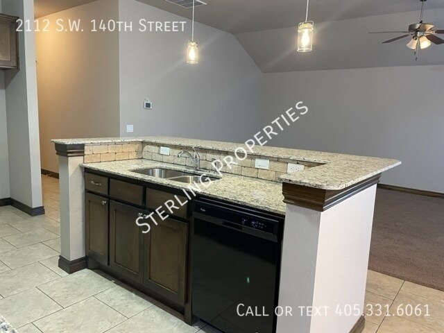 Building Photo - 2112 SW 140th St