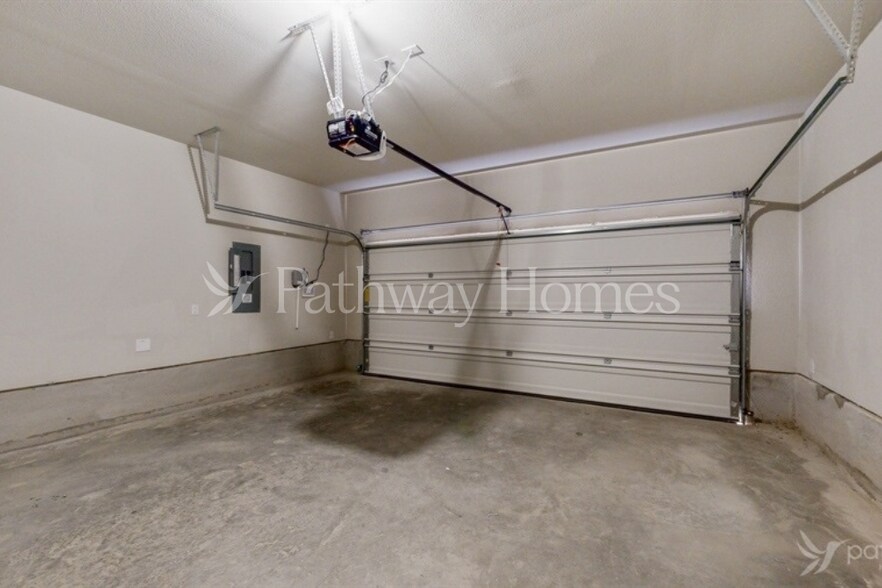 Building Photo - 1625 Gatesville Ct