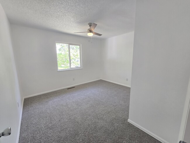 Building Photo - 4566 Adieu Cir