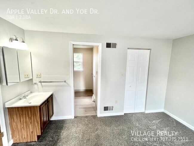 Building Photo - 914 Apple Valley Dr