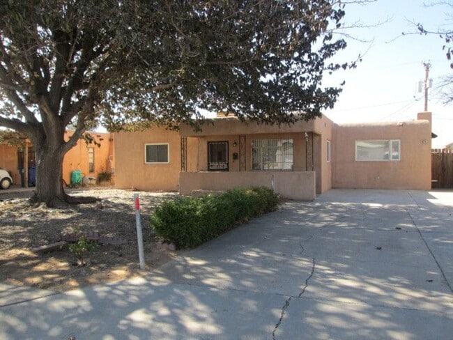 Building Photo - A must see if you're looking for more livi...