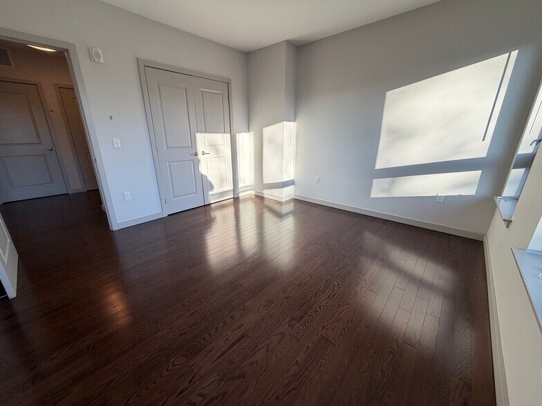 Building Photo - 40A Marion St