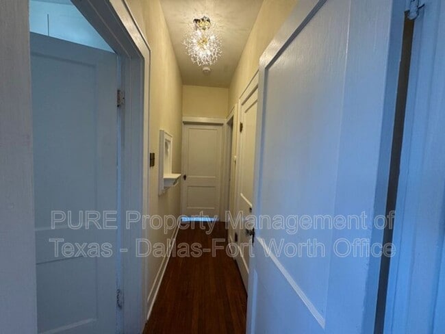 Building Photo - 3762 W 7th St