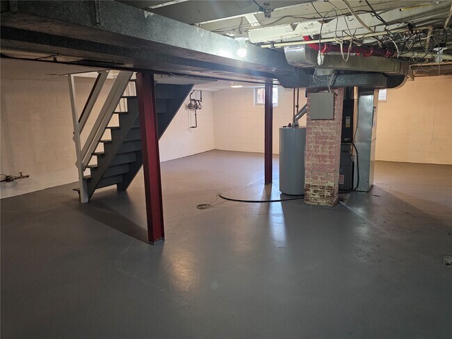 Building Photo - 1636 Quendo Ave