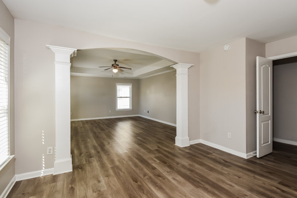 Building Photo - 227 Oakbridge Dr