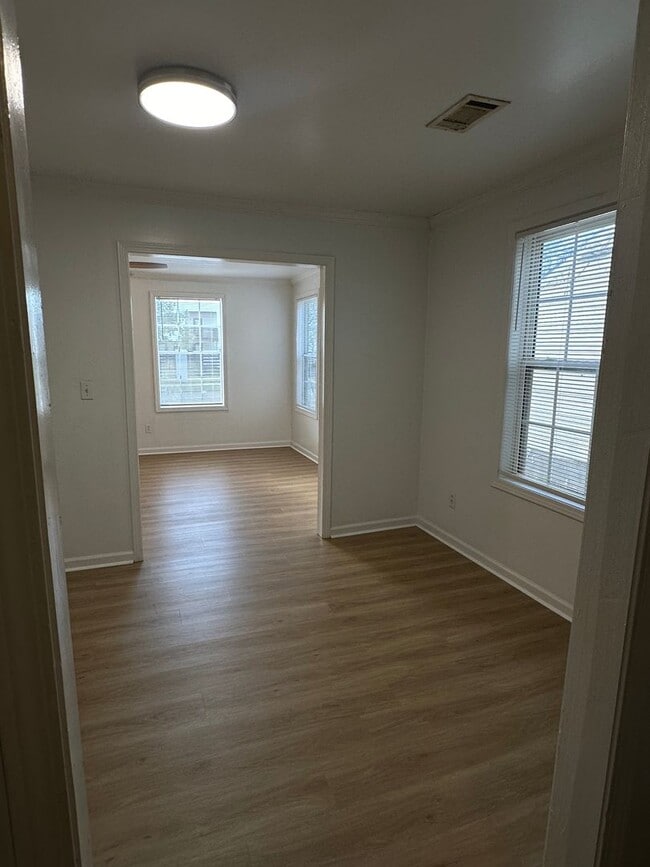 Building Photo - 3 Bedroom 2 Bath in East Tuscaloosa