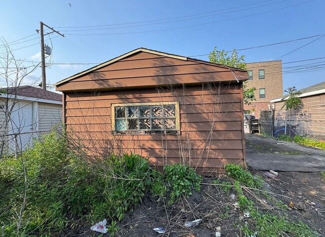 Building Photo - 8371 S Baltimore Ave
