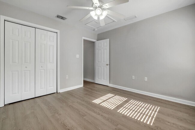 Building Photo - 2738 W Tharpe St