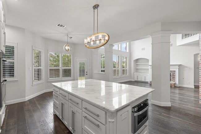 Building Photo - 821 High Willow Dr