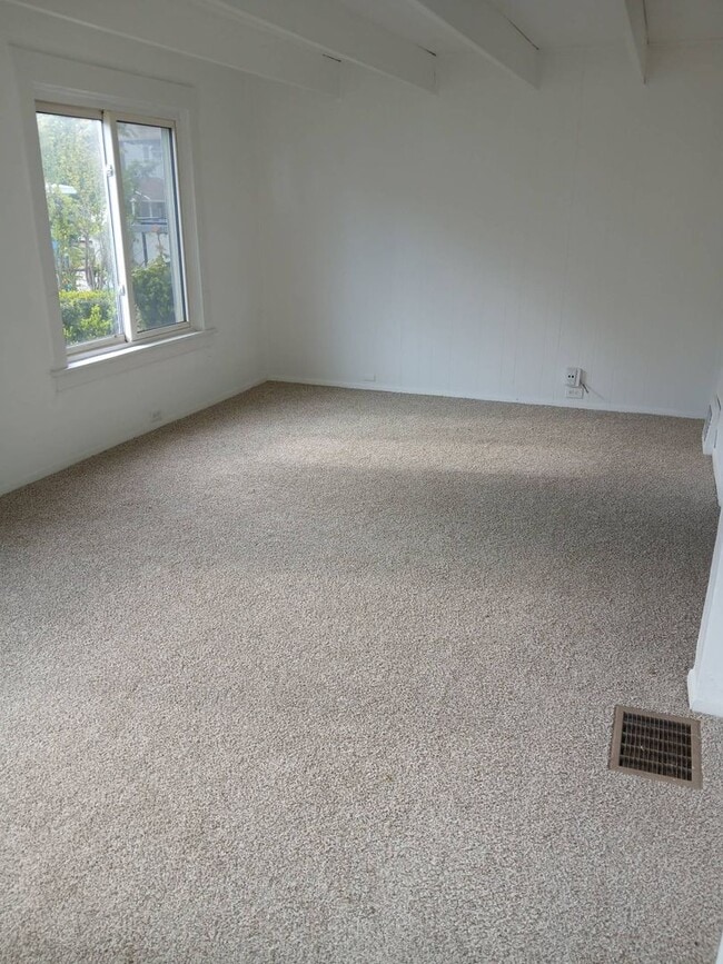 Building Photo - Newly Renovated 4BR/1BA Single-Family Home with Garage – Cleveland