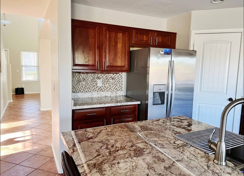 Building Photo - 17464 W Caribbean Ln