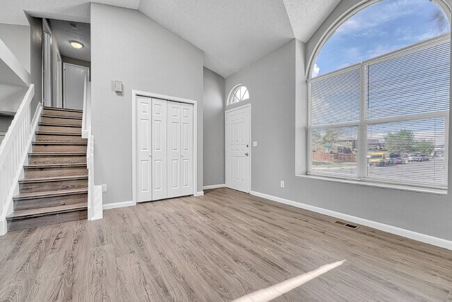 Building Photo - $2,445 - 3 Bed, 1 Bath Newly Renovated Hom...