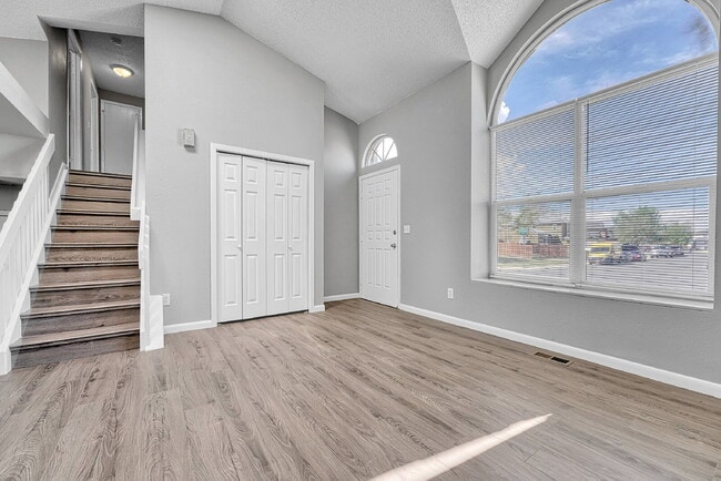 Building Photo - $2,595 - 3 Bed, 1 Bath Newly Renovated Hom...