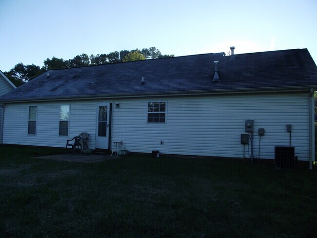 Building Photo - Beautifully Renovated 3-Bedroom Ranch Home