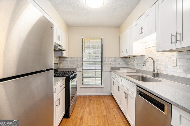 Building Photo - 3045 Sonya Ln